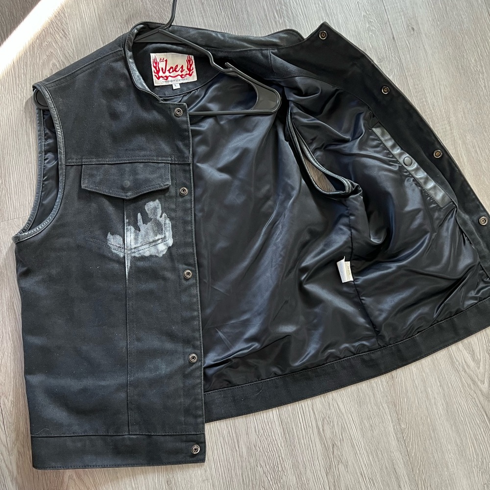 Original joes riding best iykyk stain on the pocket